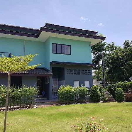 Nicasio Hotel Chumphon Exterior foto